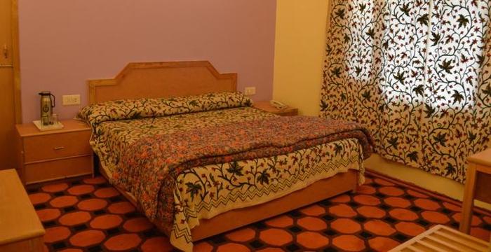 Hotel Hilltop
